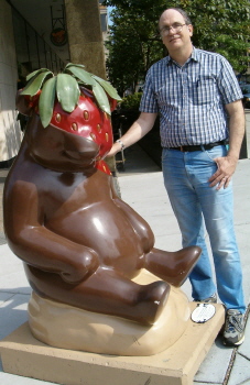 Rich and 'Chocolate Dipped Strawbeary'
